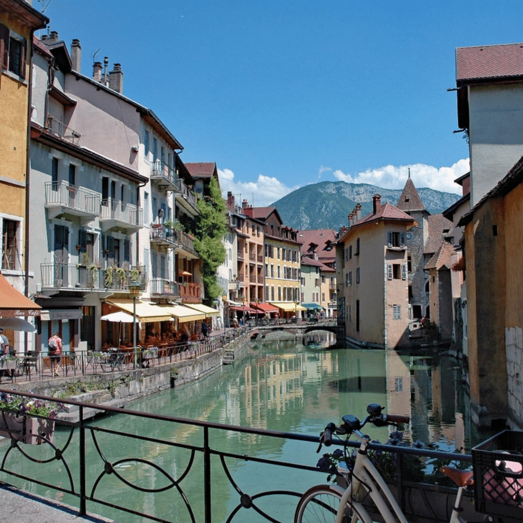 Mannequin-enfants-bebes-annecy